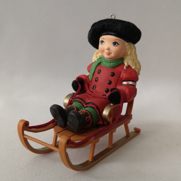 Carlton Cards Heirloom Collection "Yesterday's Treasures" Ornament, 2000 in Box - Picture 5 of 6